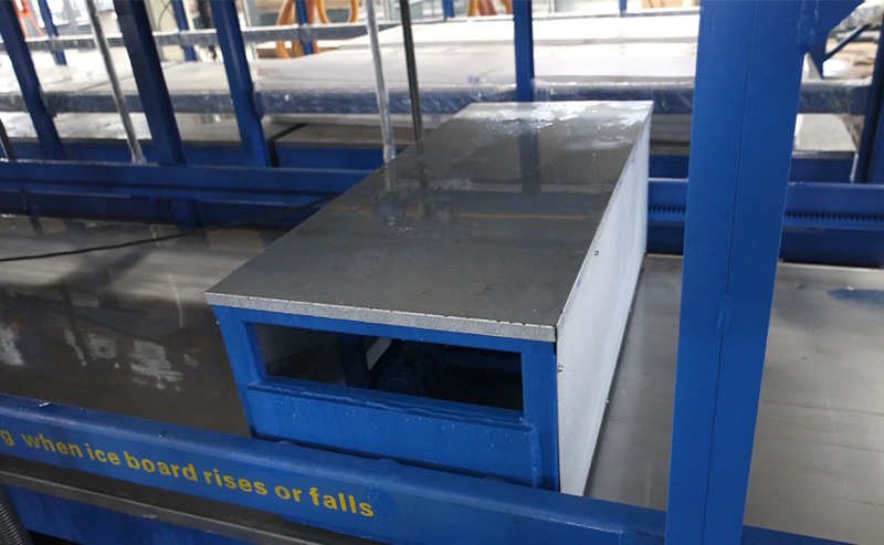 ice factory process Ice Pushing Device